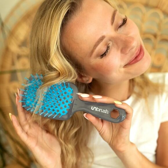 FHI Heat Unbrush Wet & Dry Detangling Brush - Sky - Picture 10 of 13